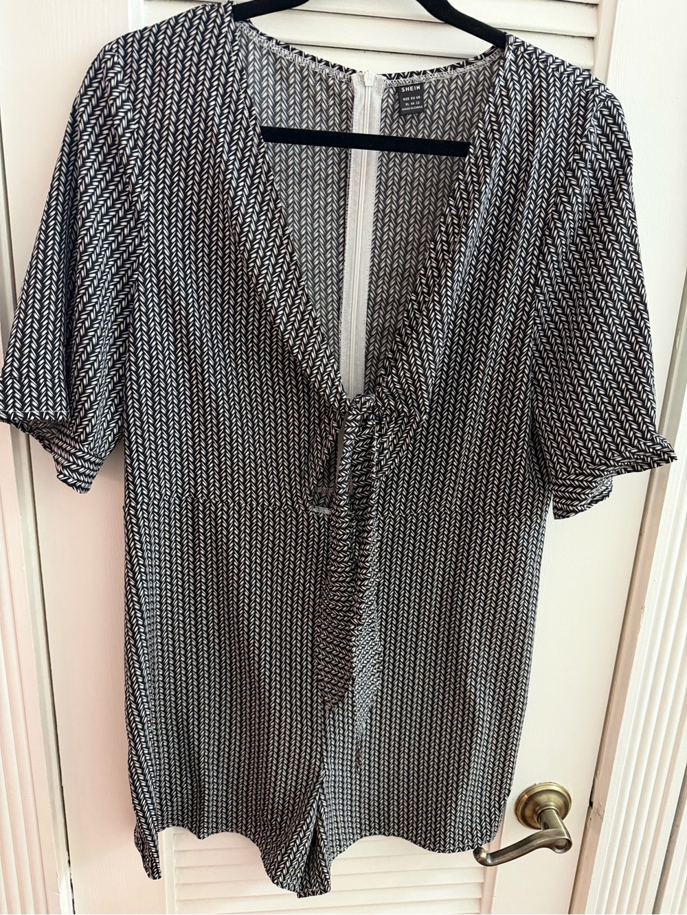 SHEIN Women’s Black & White Tie-Front Romper Size XL